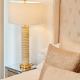 King Deluxe City Apt Large Space& Free Parking! NO Balcony, Лидс (фото 3)