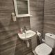 Entire en-suite room in Windsor home with free parking, Windsor - Foto 3