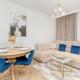 Bright Beige Apartment with Furnished Balcony and Parking in Gdańsk by Noclegi Renters, Gdańsk