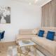 Bright Beige Apartment with Furnished Balcony and Parking in Gdańsk by Noclegi Renters, Gdańsk (photo 5)