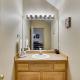 Klamath Falls Townhome with Deck and Resort Amenities!, Klamath Falls (fotografie 9)