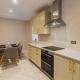 2BR Gem, Private Parking & Private Garden, Windsor - Foto 3