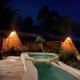 Triangular house and hot spring Kubupenlokan - Foto 10