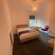 SkylinesAirbnb Stoke-on-Trent - Photo 6