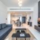 Sea-Front Unique Retreat With Balcony in Marina, Dubaj - Fotografie 6