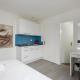 Urban Oasis with Queen Bed and View BE-49 Цюрих - Фото 6