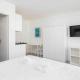Downtown Deluxe Studio with Queen Bed BE-35 Цюрих - Фото 6