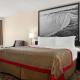 Ramada By Wyndham Niagara Falls near the Falls - Zdjęcie 9