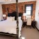 Speakeasy King Suite (Rm1), Nevada City