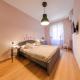 Chic Modern 2-Bedroom near Metro, Roma - Foto 2