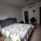 Casa 2 qtos, sendo suíte com cama Queen ar condicionado, グアピミリム - 写真 7