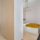 Apartment with Balcony and Free Parking in Poznań by Noclegi Renters - Foto 3