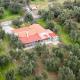 Olive Grove Getaway, Oikhalía