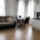 Comfortable 4 bed Apt in Paisley Next to Station - Foto 2