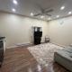 Queen Bed Apartment with Seamless Living & Kitchen, Newmarket (photo 4)