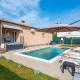 Villa Daris, Labin