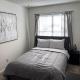 Unwind in Tranquil Style - Spacious 3-Bed Haven, University Place (foto 5)