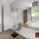 Wokingham - 2 Bedroom Maisonette - With Parking Уокингем - Фото 9