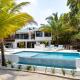 Hidden Gem 3-Bedroom Infinity Pool Villa on Beach, Placencia (foto 3)