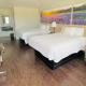 Days Inn & Suites by Wyndham - Canton First Monday Trade Days, Canton (fotografie 2)
