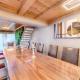 Montain Wild Chalet with Wooden Hot Tub, Cîrăşti - 写真 6