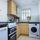 Knaphill - 2 Bedroom House - Garden & Parking Chobham - Foto 5