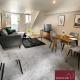 Ascot - Immaculate 2 bed House with parking, Ascot