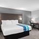 La Quinta Inn by Wyndham Indianapolis Airport Executive Dr - Photo 6