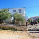 Apartments with parking space Supetar, Brac - 22504, Supetar