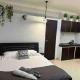 The Swing: Private Studio Room in Koregaon Park, プネ - 写真 3