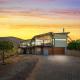 Tree Top Views - Magnificent 4 Bedroom House - 3 Minutes to MONA, Rosetta