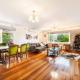 Spacious 3+2BR* house secluded in leafy gardens Glen Waverley - Foto 1