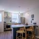 Auckland City Escape Modern Home with Spa Pool, Окленд - Фото 8