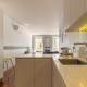 Modern 3BR, terrace, AC/heating & self check-in, Lisbon - Photo 9