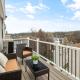 Silverwood Serenity - Balcony and City Views with Parking