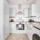 Spacious 1 BR apt w 2 king bed by Tent serviced apartments, Farnborough (Foto 8)