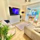 Large Four Bedroom - With Hot Tub and Parking - Sleeps 8 Poole - Zdjęcie 4