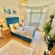 Large Four Bedroom - With Hot Tub and Parking - Sleeps 8 Poole - Zdjęcie 2