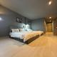 Phuket vibe, City House, 7 mins to BTS, City center, Private room in Sathon, Private bathroom, Bangkok, Thailand, Bangkok - Photo 3