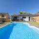 Spacious House with Pool - 5 min walk to Lake, Wyong - Fotografie 1