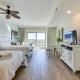 Destin Resort Studio with Pool - Walk to Beach!, Destin