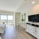Destin Resort Studio with Pool - Walk to Beach!, Destin (photo 7)