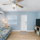 Cute and Cozy Unit- John's Pass - Surf Song #211, St Pete Beach - Fotografie 8