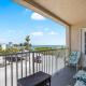 3 Bedroom 2 Bath Beach View #205 Beach Place Condos, St Pete Beach (foto 2)