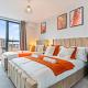 Vibrant Bliss - Luxury City Centre stay, SLEEPS 8, Central Location, BULLRING, Fully Equipped Kitchen, KING BED, 2 Bathrooms,Terrace city view, Free WIFI and Board Games Birmingham - Fotografie 3