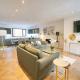 Pass the Keys Super King Penthouse Minutes from Arndale Centre, Manchester - Photo 3