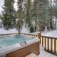 Rustic Cabin with Hot Tub and Deck in Breckenridge Брекенридж - Фото 2