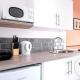 Stylish Longton Studio 2A Near Alton Towers with Smart TV & Kitchenette Stoke on Trent - Photo 3