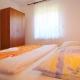 Apartments by the sea Baska, Krk - 22725, Baška (foto 9)
