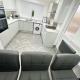 Central Location Liverpool, Modern Home, 4 BR, Sleeps 9, Free Parking, Liverpool (foto 4)